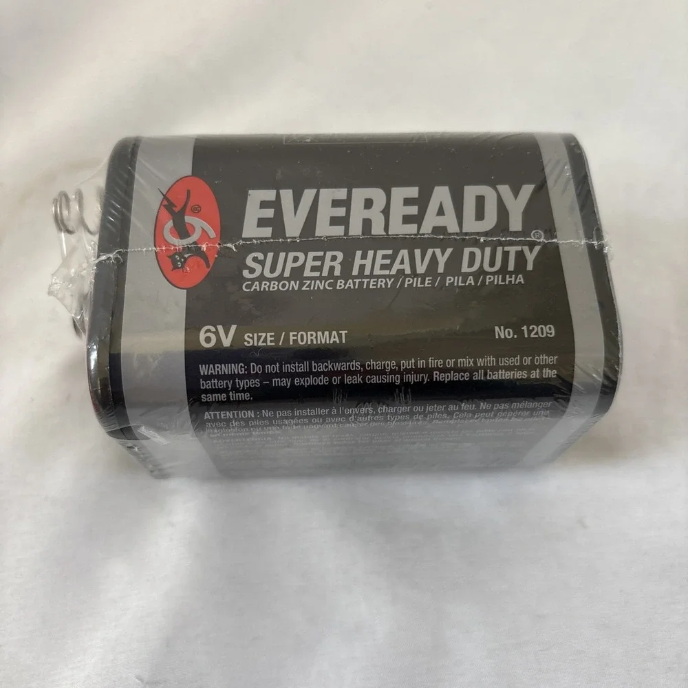 Eveready 1209 6 Volt Super‎ Heavy Duty Battery SEALED